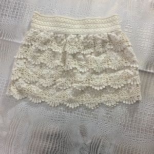 Paradise Cream Lace Ruffle Skirt Size L